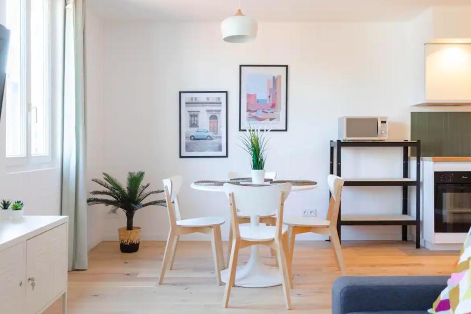 Apartment T2 ** Place Aux Huiles ** Vieux Port *